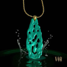  FLUID EMERALD DROP PENDANT