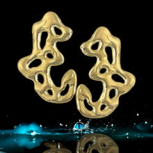  MELTED Cs GOLD EARRINGS