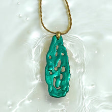  FLUID EMERALD DROP PENDANT