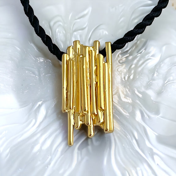 IN-LINE PYRAMID GOLD PENDANT