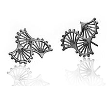  METROPOLITAN FANS RHODIUM EARRINGS