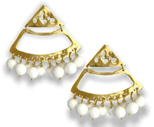  MAU WHITE CORALS EARRINGS